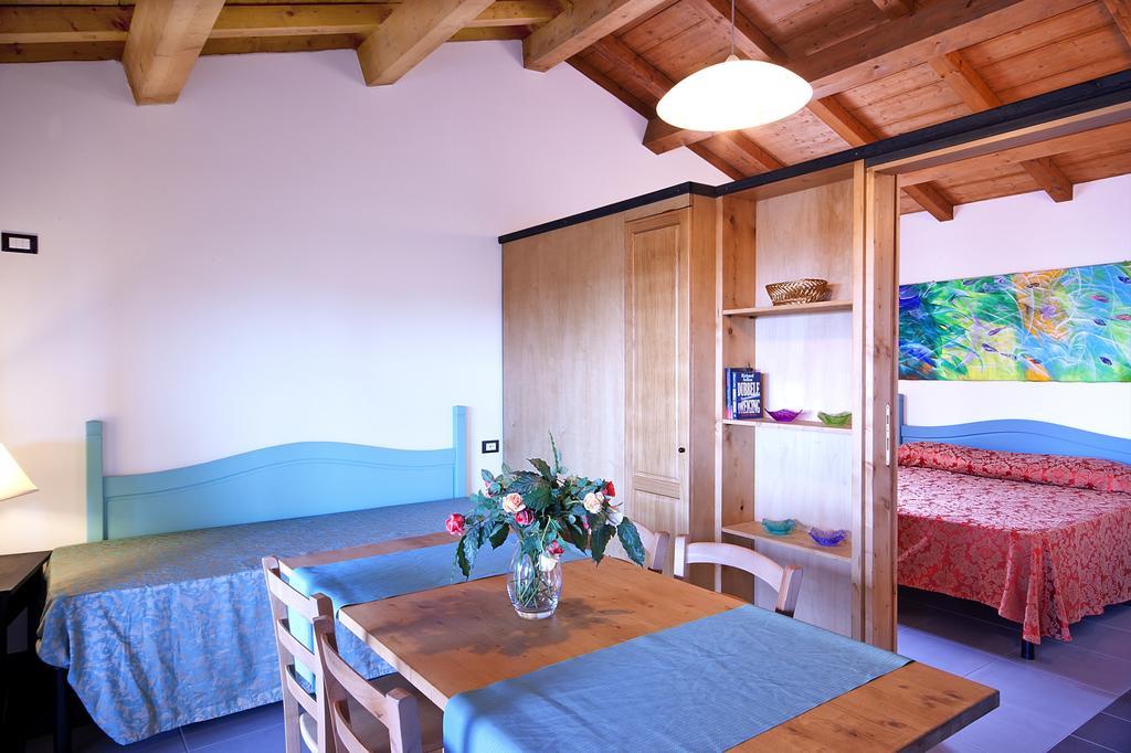 Il Borgo Centro Vacanze Guardistallo Exteriör bild